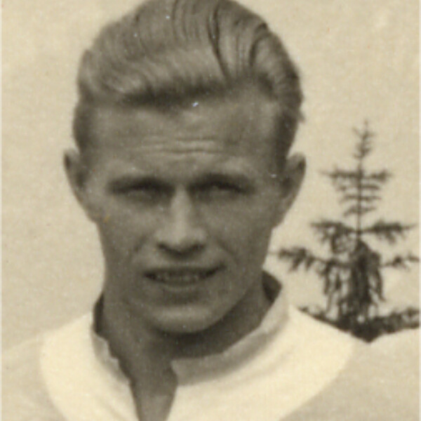 Porträtfotografie des jungen Spieler Willi Dargaschewski.